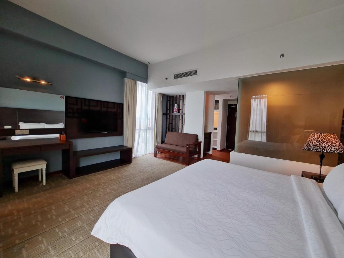 Swan Garden Hotel Малакка Экстерьер фото