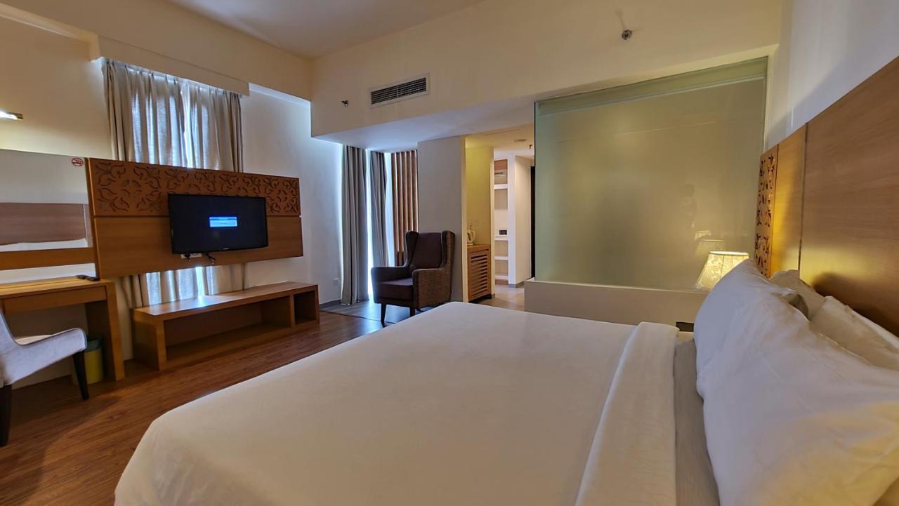 Swan Garden Hotel Малакка Экстерьер фото