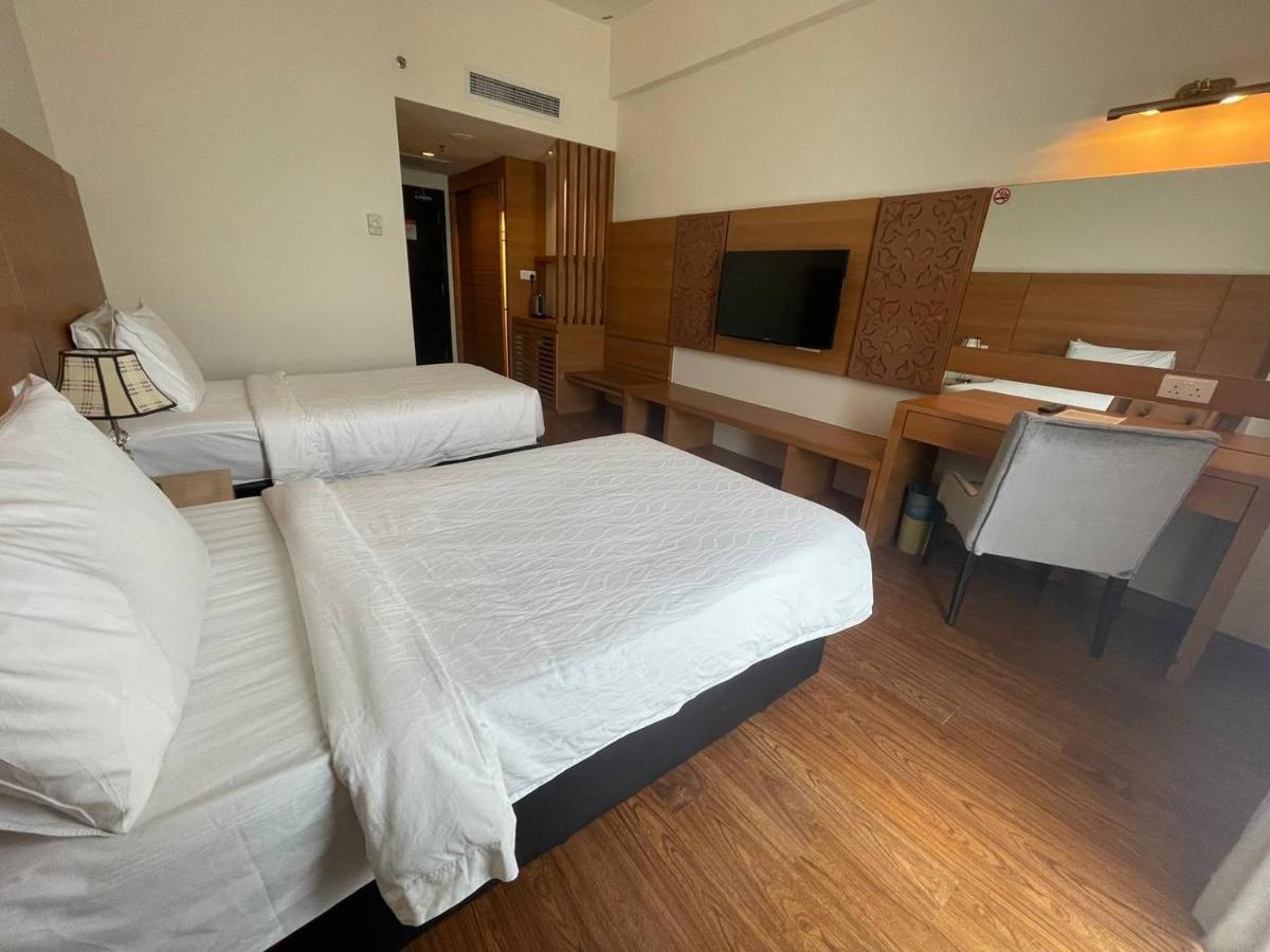 Swan Garden Hotel Малакка Экстерьер фото