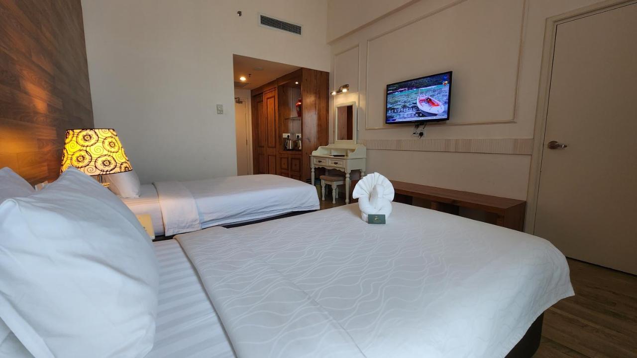 Swan Garden Hotel Малакка Экстерьер фото