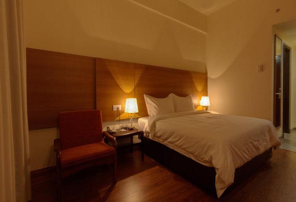 Swan Garden Hotel Малакка Экстерьер фото
