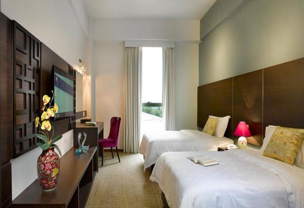 Swan Garden Hotel Малакка Экстерьер фото