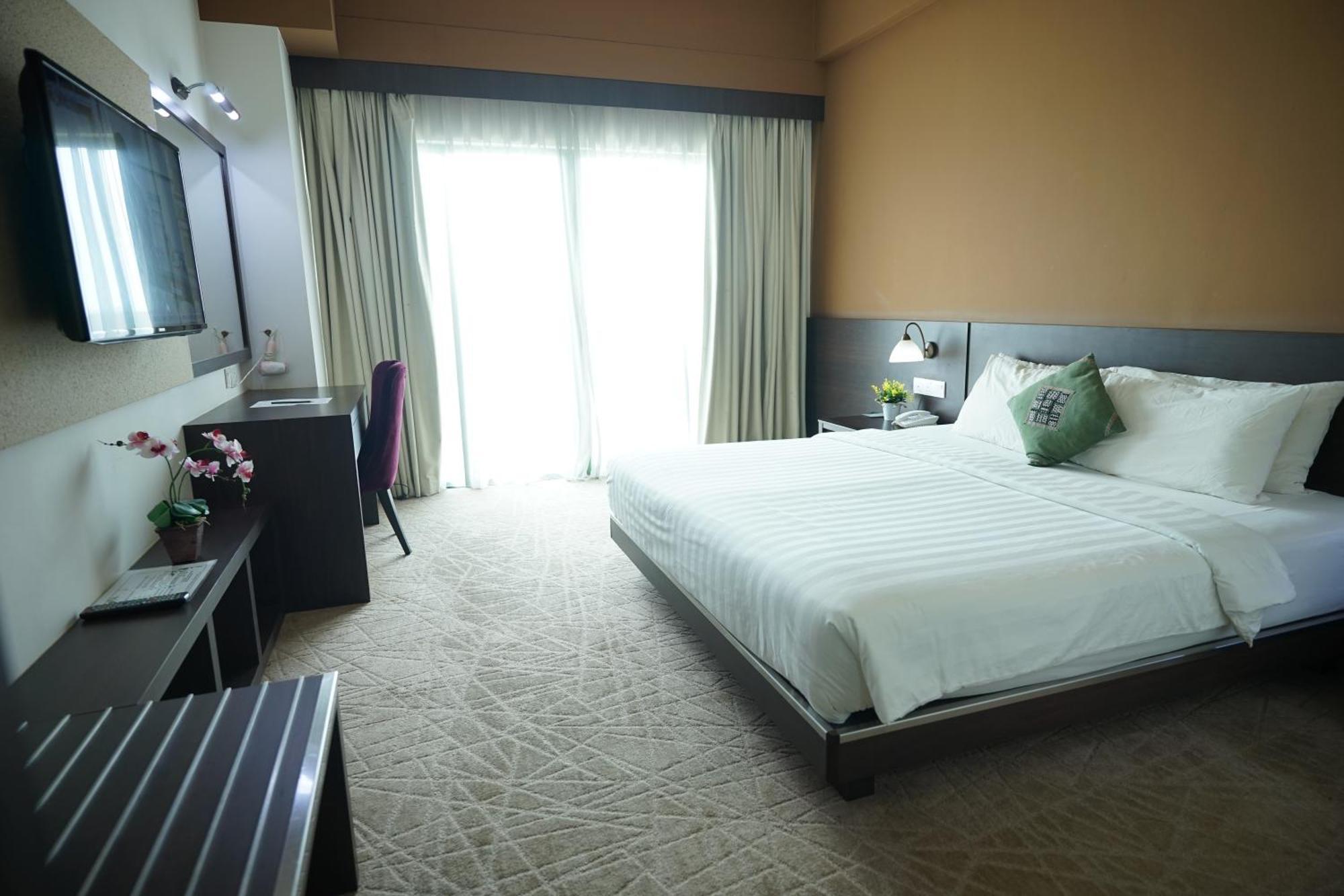 Swan Garden Hotel Малакка Экстерьер фото